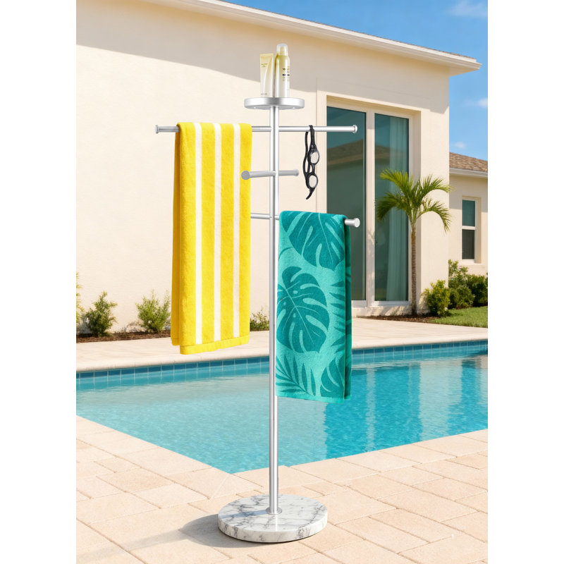 Porte-serviettes de piscine d'extérieur en marbre naturel KES de 59 pouces avec base lestée à l'épreuve du vent, porte-serviettes d'extérieur en alliage d'aluminium antirouille pour spa, 3 bras réglables et plateau de rangement, gris acier