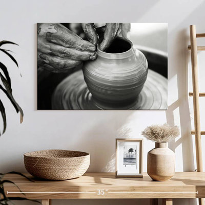 Senne Clay On Pottery Wheel