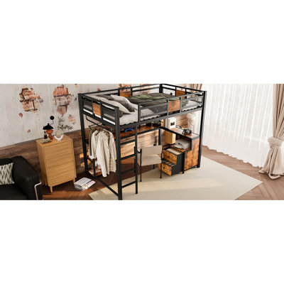 Lit mezzanine double en métal noir avec bureau intégré, rangements en tissu non tissé, structure robuste, échelles sécurisées dans les tiroirs, construction en acier pour un sommeil silencieux et facile à monter.