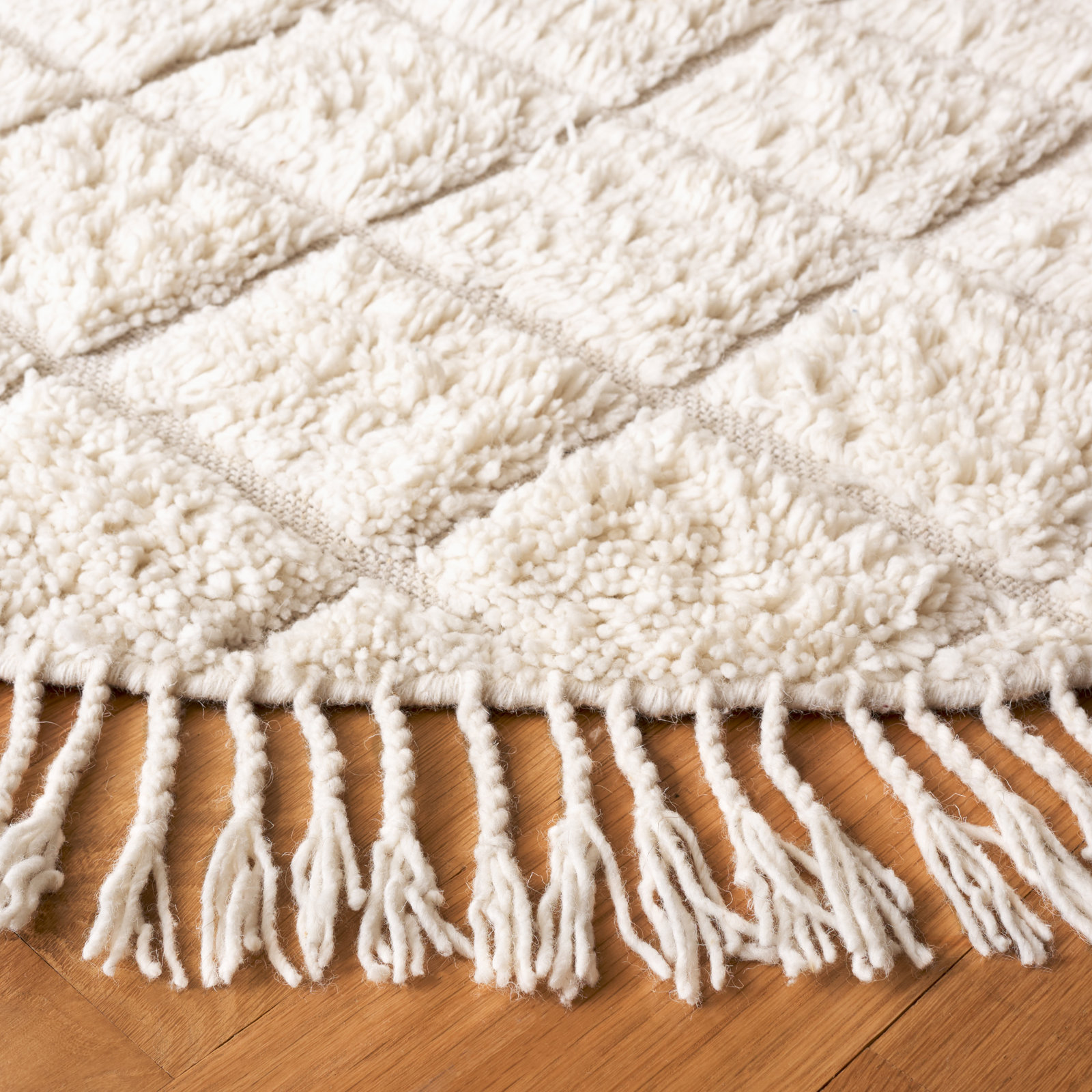 Hand-Woven Geometric Rug, Round 6'