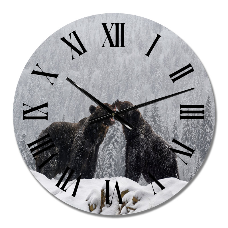 Deux combats d'ours bruns en forêt d'hiver - Horloge murale traditionnelle, Petit