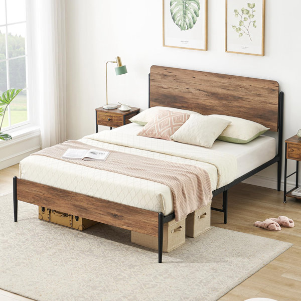 17 Stories Platform Bed 