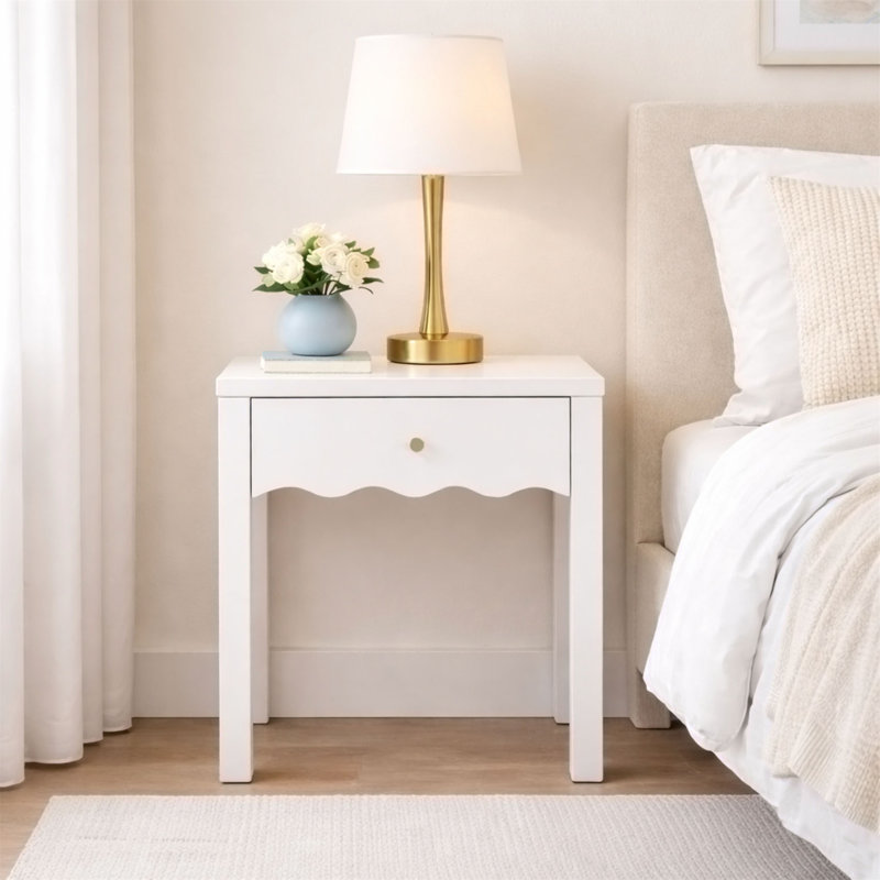Tables de chevet blanches avec tiroir, tables de chevet modernes avec tablier festonné, tables de bout compactes pour la chambre à coucher, le salon et les petits espaces
