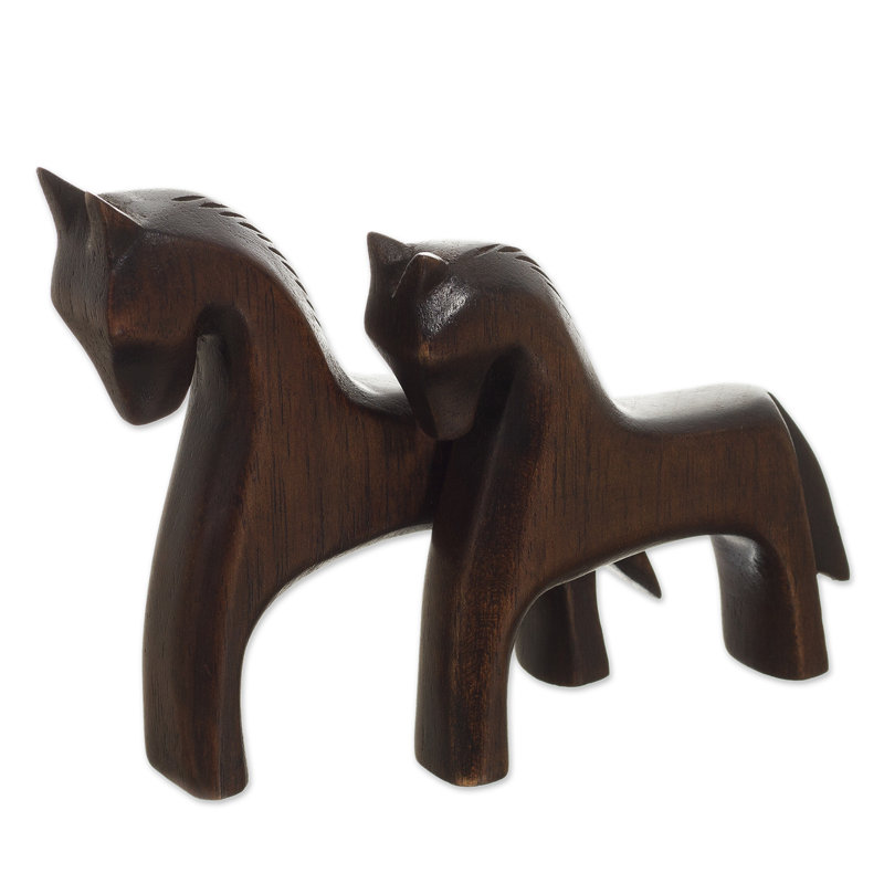 Gracin Figurines & Sculptures