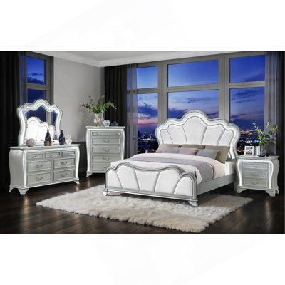 AURELIA SILVER CHEST