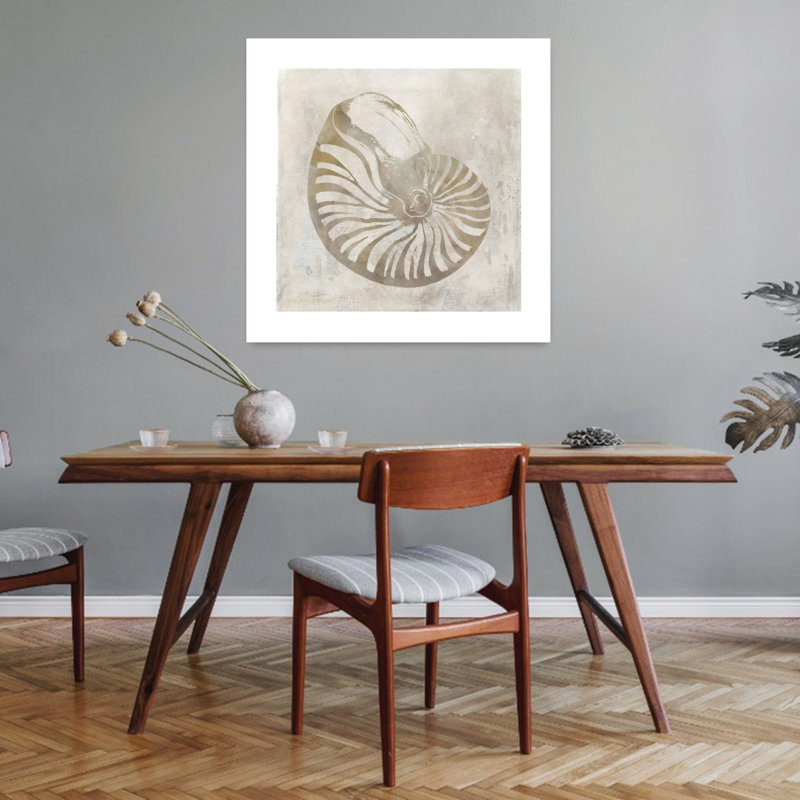 «Seashell Illusion I», art mural abstrait contemporain et côtier élégant, H 32 po x l 32 po