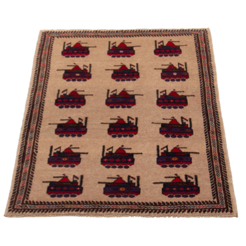 Tapis beige Rare War 2 pi 11 po x 4 pi 7 po