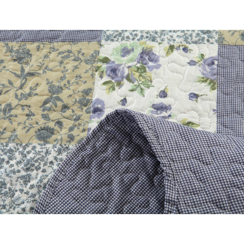 Farmhouse / Country Patchwork Quilt