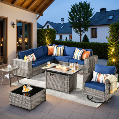 Ensemble de patio modulaire en osier 6 saisons avec coussins, chaises berçantes pivotantes et foyer d'extérieur