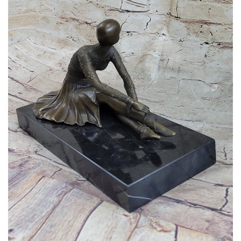 Figurine signée Milo