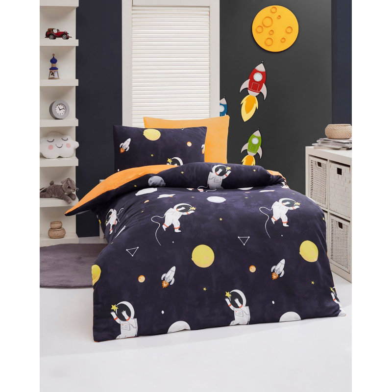 Quiltisse Abstract Bedspread with Pillowcases Included