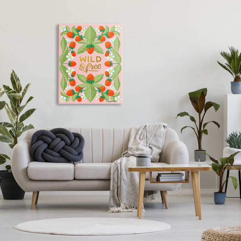 Wild and Free Strawberries par Joylark Studio, H 40 po x l 30 po x P 1,5 po