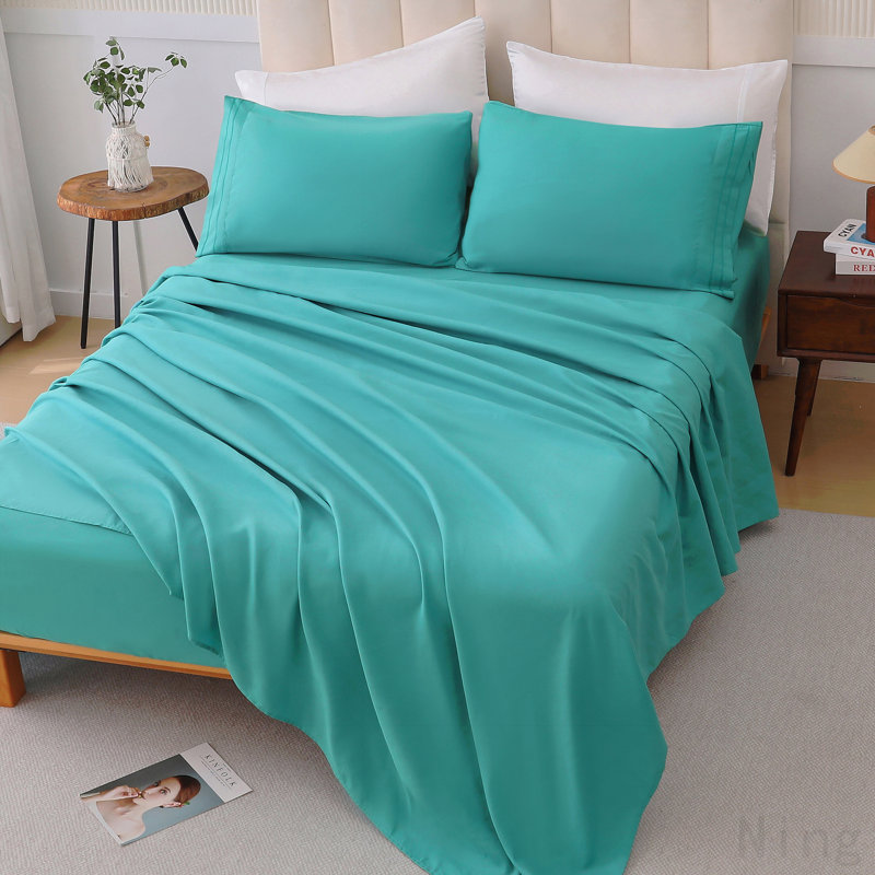 Ensemble de quatre pièces vert gazon Q, Édredon de grand lit + 4 pièces additionnelles