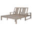 Confortables chaises longues de patio en bois massif, conception réglable pour une détente ultime dans le jardin près de la piscine
