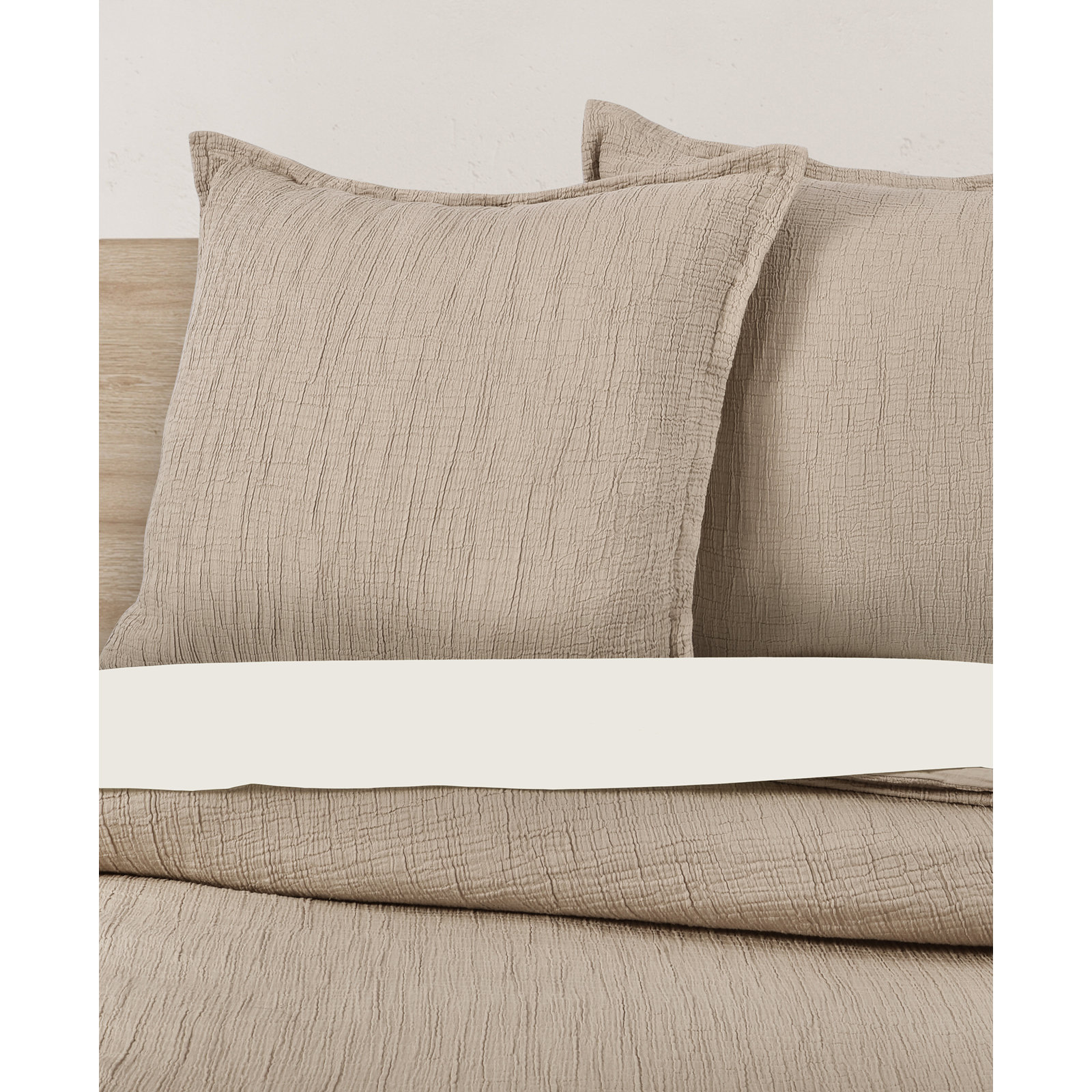 Falan Euro Sham, Sand