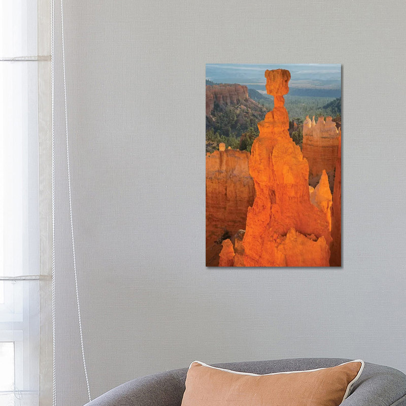 Utah, Bryce Canyon National Park. Thor's Hammer 1 Piece Wrapped Canvas Wall Art, 66.04 cm H x 45.72 cm W x 3.175 cm D