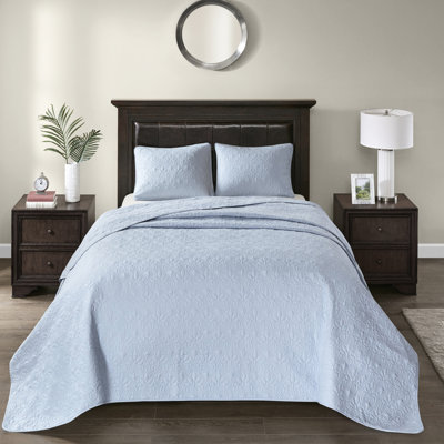 Queen Size Blue Reversible Bedspread - Quilting For Visual Appeal Oversized A Flawless Fit Pre-Washed Cotton Filling Comfort 2 Shams Included Machine Washable Pattern To Suit Mattresses Well Includes