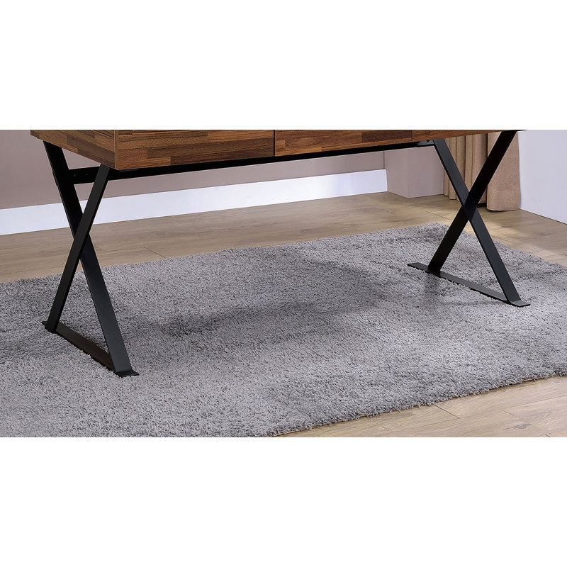 Bureau d'ordinateur industriel avec trois tiroirs de rangement, prise USB et prise de courant, pieds en X au fini noir