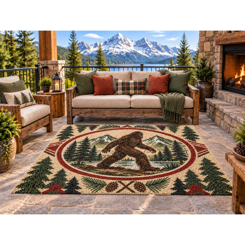 Tapis d'extérieur 152 x 213 cm (5' x 7') Badge de montagne Pine Forest Mountain Bigfoot, en PVC épais, imperméable et bouclé, idéal pour terrasse, balcon, VR ou autre espace extérieur. Séchage rapide.