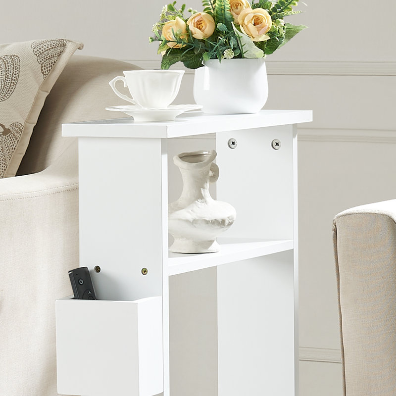 Table d'appoint étroite avec tablette de rangement, table de bout mince avec porte-revues et télécommande, table de chevet à petit espace pour le salon ou la chambre à coucher
