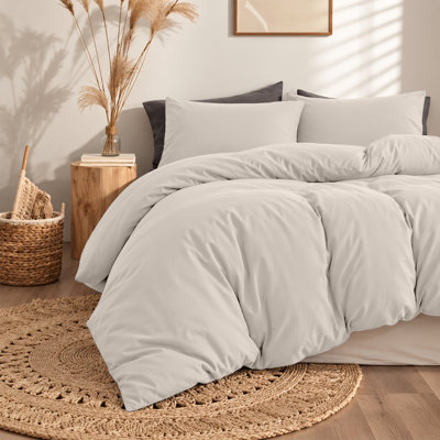300TC Microfiber Duvet Cover Set – Reversible Luxury 3-Piece