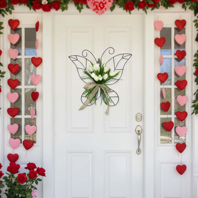 Couronne fantaisiste en forme de papillon - guirlande florale de baies pastel et de roses. Décoration de porte vibrante à ressorts. Charmantes décorations de Pâques pour la maison, le mur, la fenêtre et le porche. Ornement suspendu Unique Farmhouse