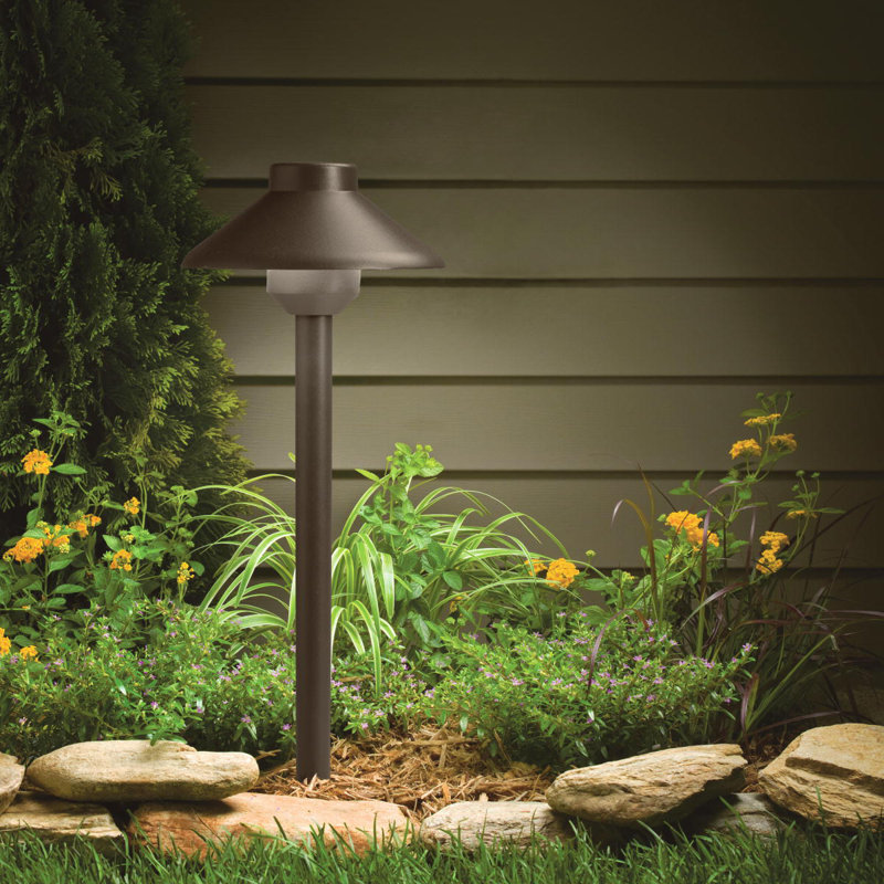 Éclairage de sentier à DEL 1 lumière Chil, Bronze, H 15 po x l 6,25 po x P 6,25 po, 2700 K