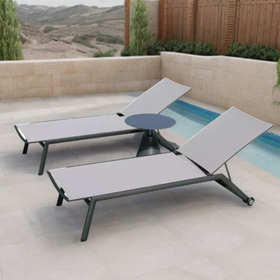 Outdoor Pool Villa Courtyard Lounge Resort Outdoor Chaise Lounge Set with Table