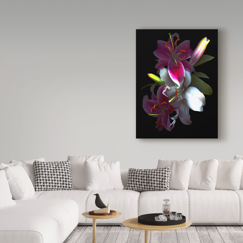 «Lilies» de Dosta, impression sur toile tendue, H 19 po x l 14 po x P 2 po