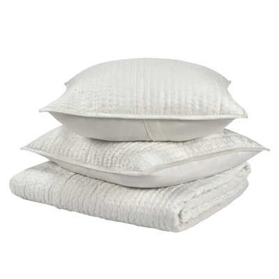 Bari 3-Piece Velvet Rayon Quilt Set