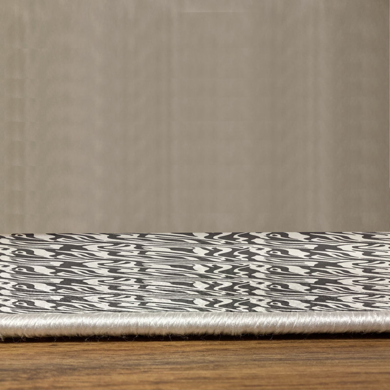 Tapis gris foncé et blanc, Rectangle 5 pi 3 po x 7 pi 6 po