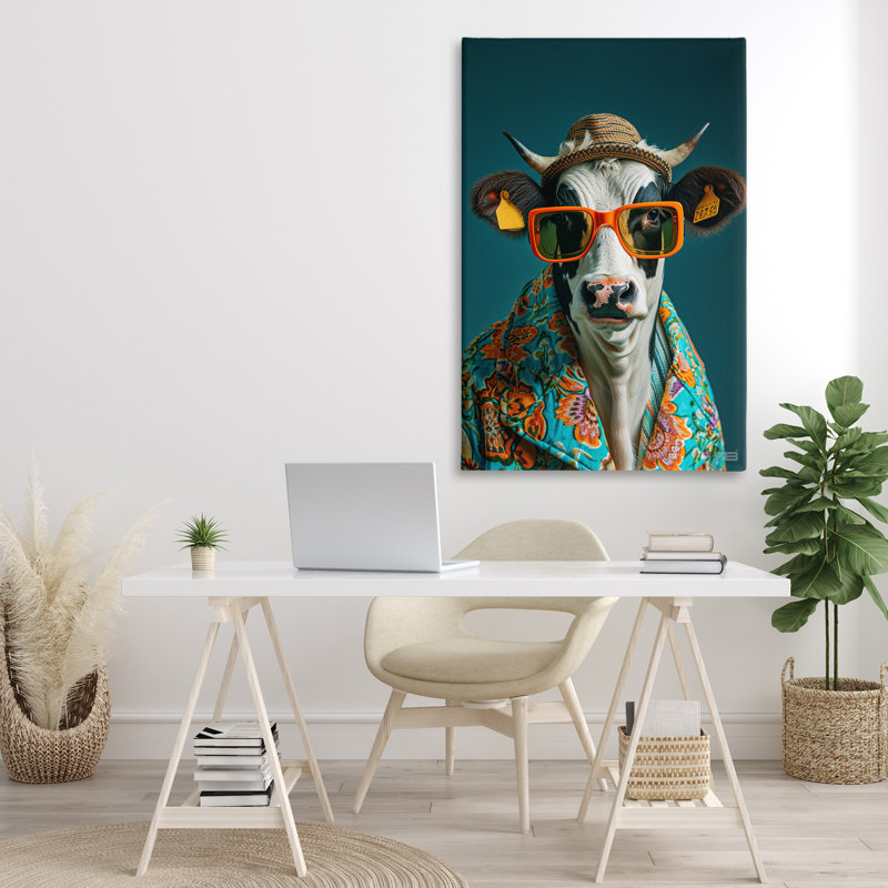 «Cool Cool Trendy Cow» par Roozbeh Bahramali, H 45 po x l 30 po