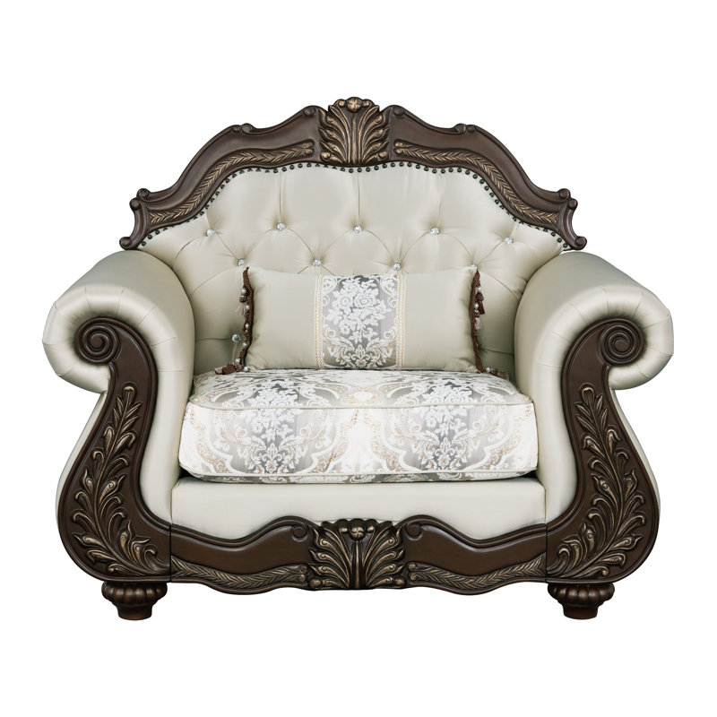 Fauteuil Pierce en tissu beige avec finition cerise