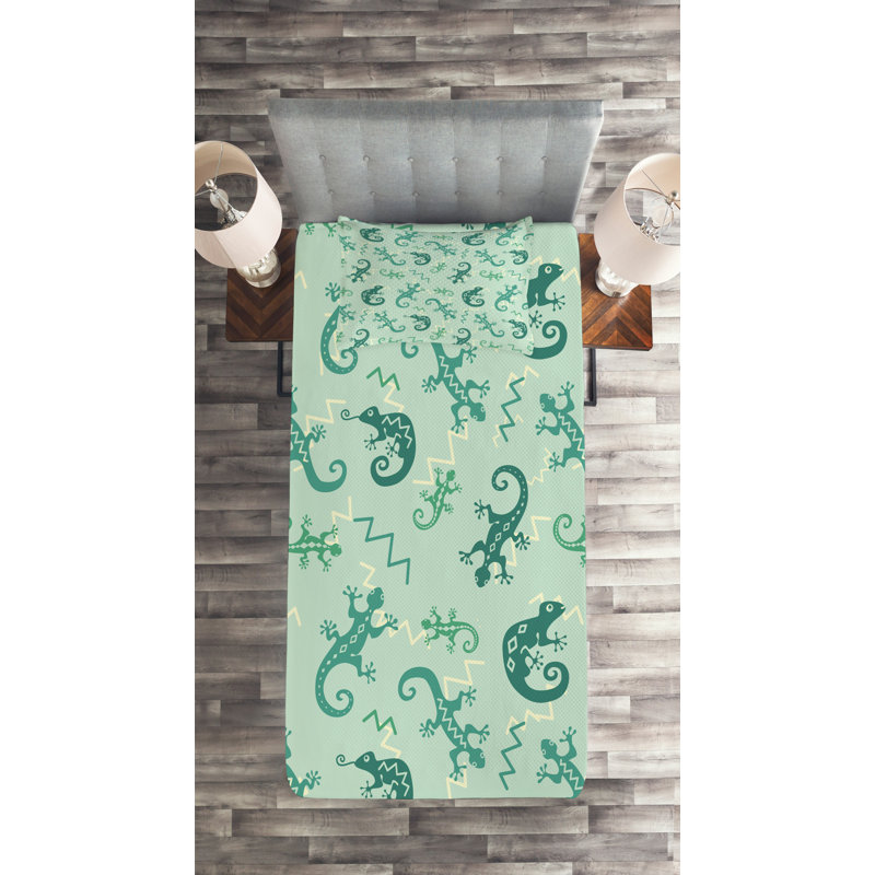 Reptile Farmhouse / Country Polyester Coverlet, Twin Bedspread + 1 Sham