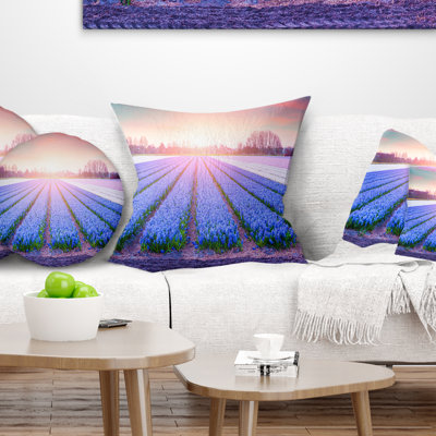 Champ de fleurs en jacinthe - coussin à imprimé paysage