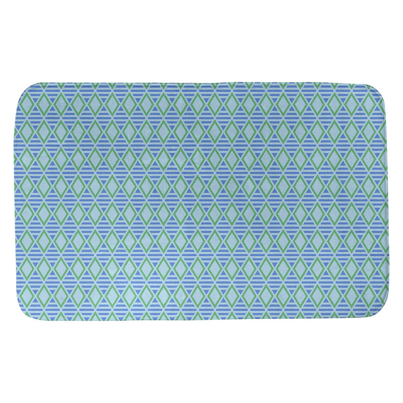 Tapis pour salle de bain à carreaux géométriques Mcguigan, l 21 po x L 34 po, Noir / rouge