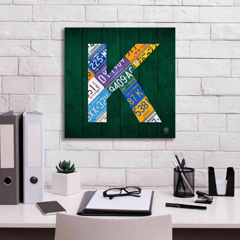 «Epic Graffiti» «K» par Design Turnpike, estampe numérique sur toile, 26 po x 26 po, H 18 po x l 18 po x P 0,75 po