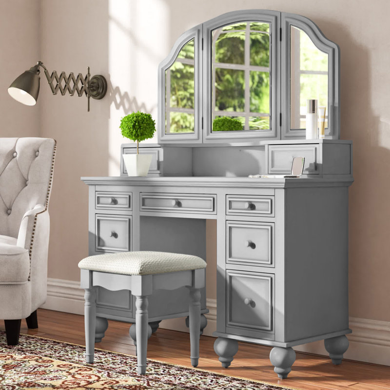 Jenkinson Vanity, Silver