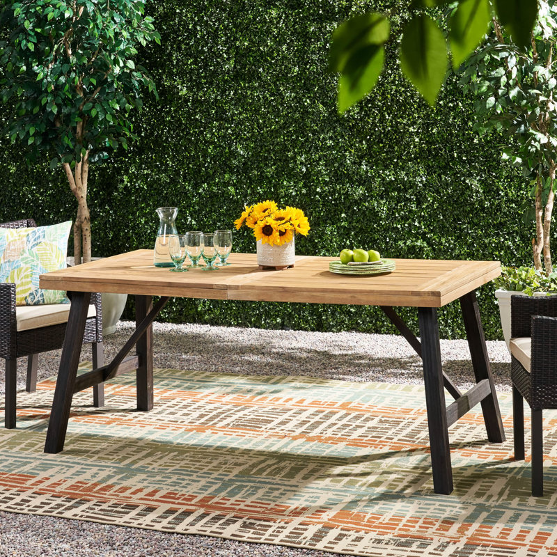 Ensemble de salle à manger 3 pièces - Table et bancs en bois avec panneaux à lattes, style rustique et enchanteur.