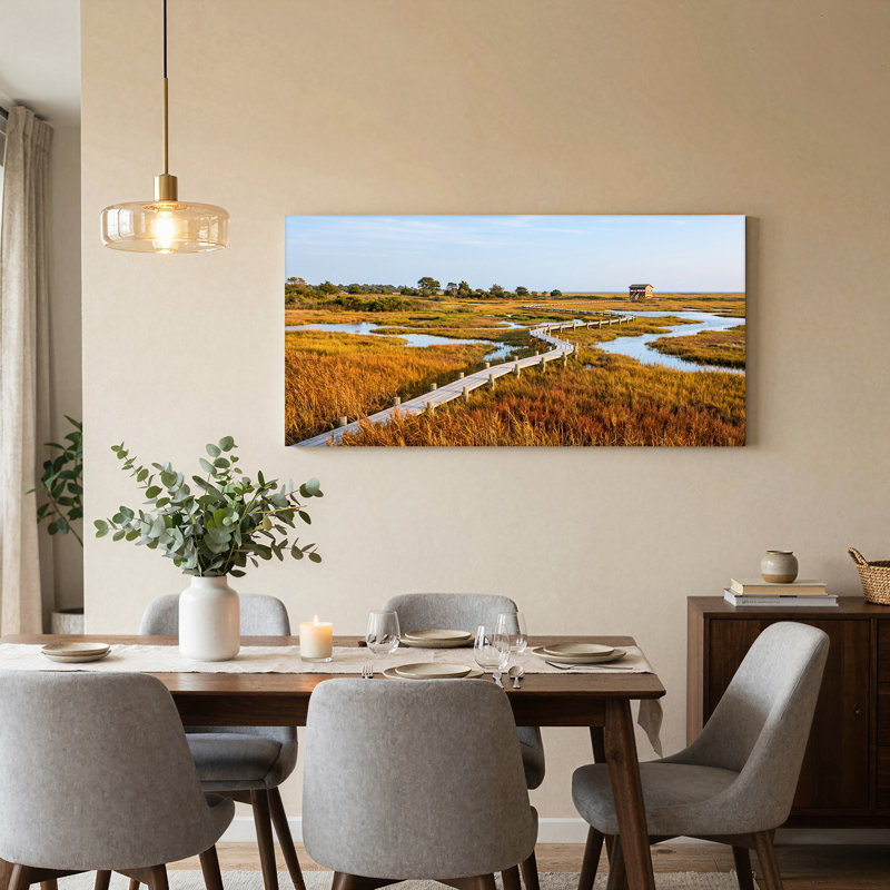 «Winding Wooden Boardwalk travers Golden Coastal Marsh Landscape», art mural sur toile 47 x 24 x 1,5 po