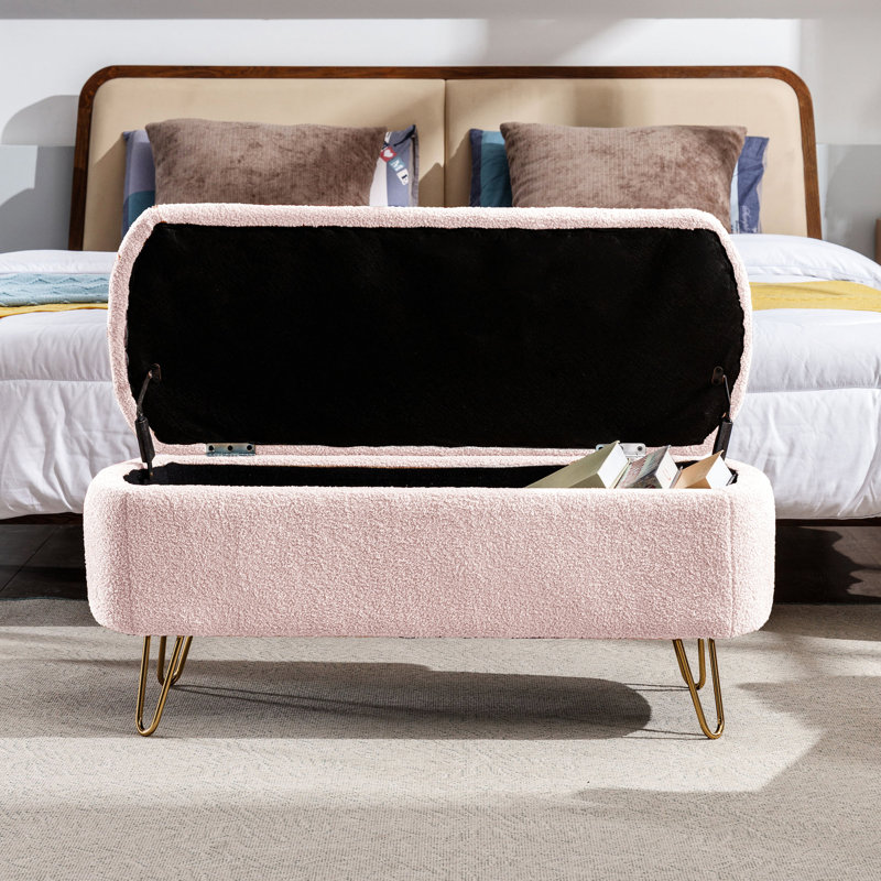 Banc de rangement rose en fausse fourrure avec pieds dorés - Rehaussez le style de votre chambre à coucher