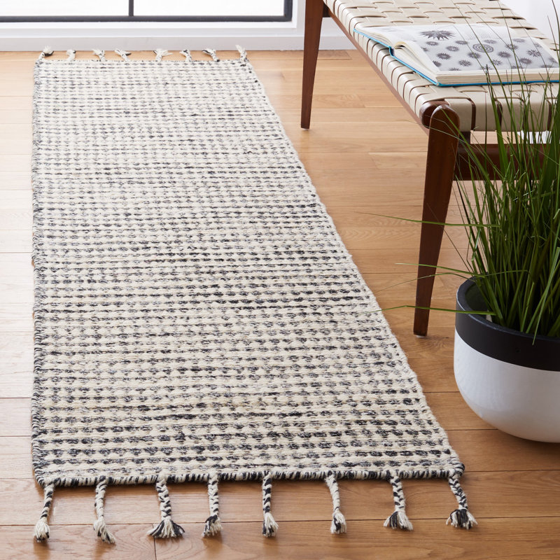 Tapis noir / ivoire Soderquist, Tapis de couloir 2 pi 3 po x 8 pi