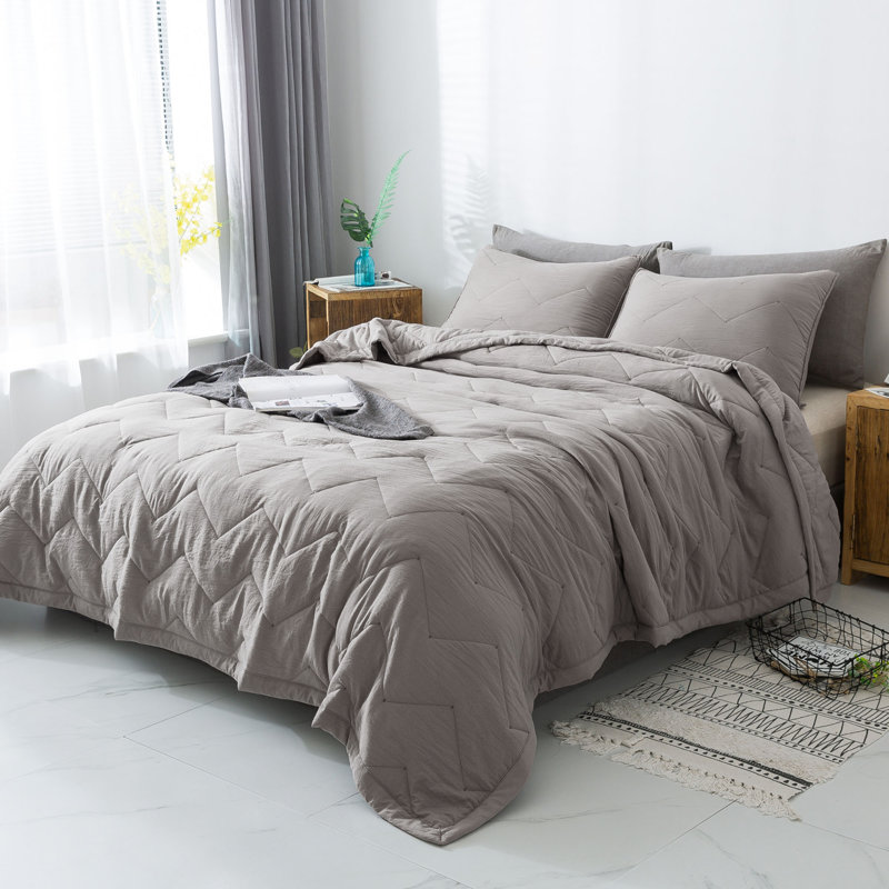 Polyester Chevron / Zig Zag Quilt, King Quilt + 2 Shams, Stone Gray