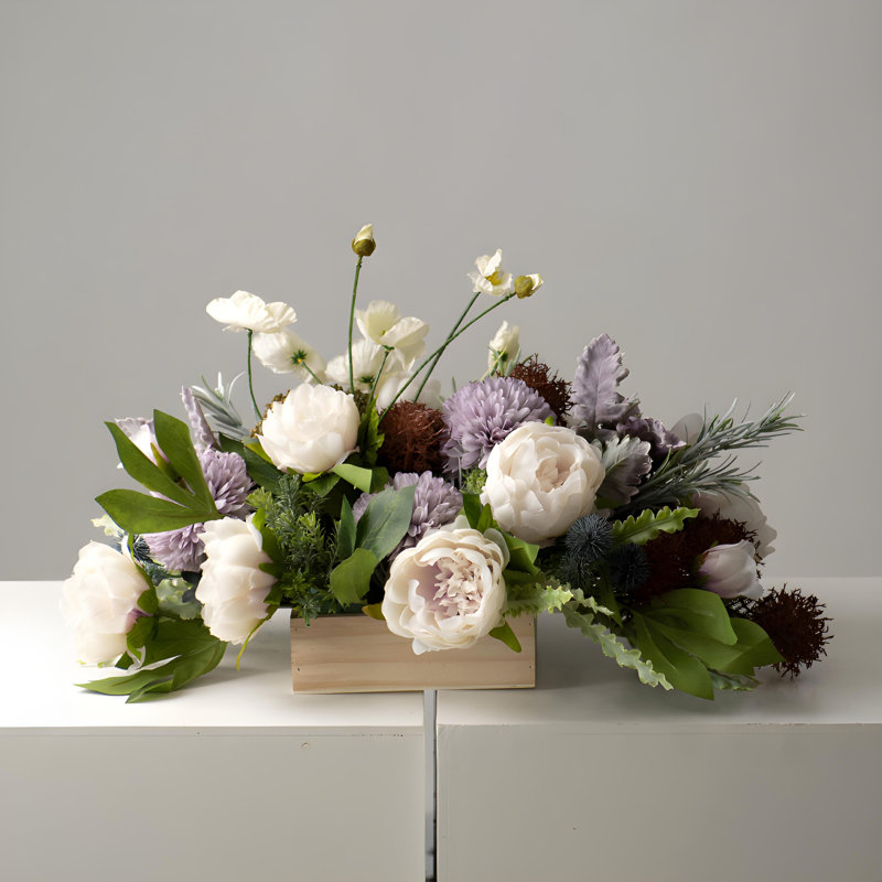 Ornements de fleurs simulées