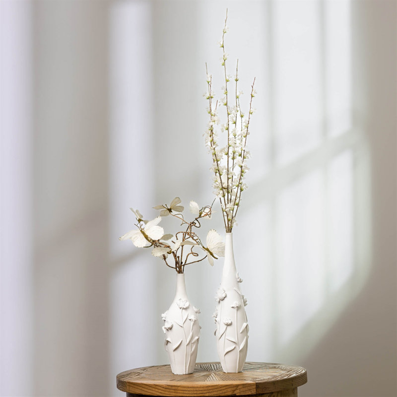 Vase embossé à motif floral H 10 po