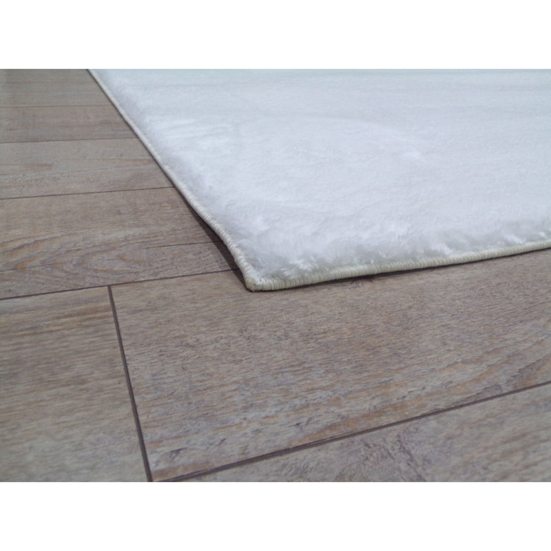 Premium Hall Carpet, 3.3 x 6.6 ft, White | 100% Polyester, 0.8 in Pile Height | Non-Slip Plush Underside, Antibacterial, Anti-Allergenic, Antistatic | Machine Washable at 86°F | Ideal for Entryways & Living Spaces