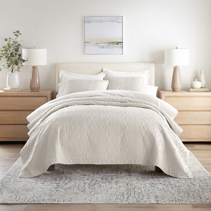 Becky Cameron Elegant Floral Stitching Quilt Set, King Quilt + 2 King Shams, Natural
