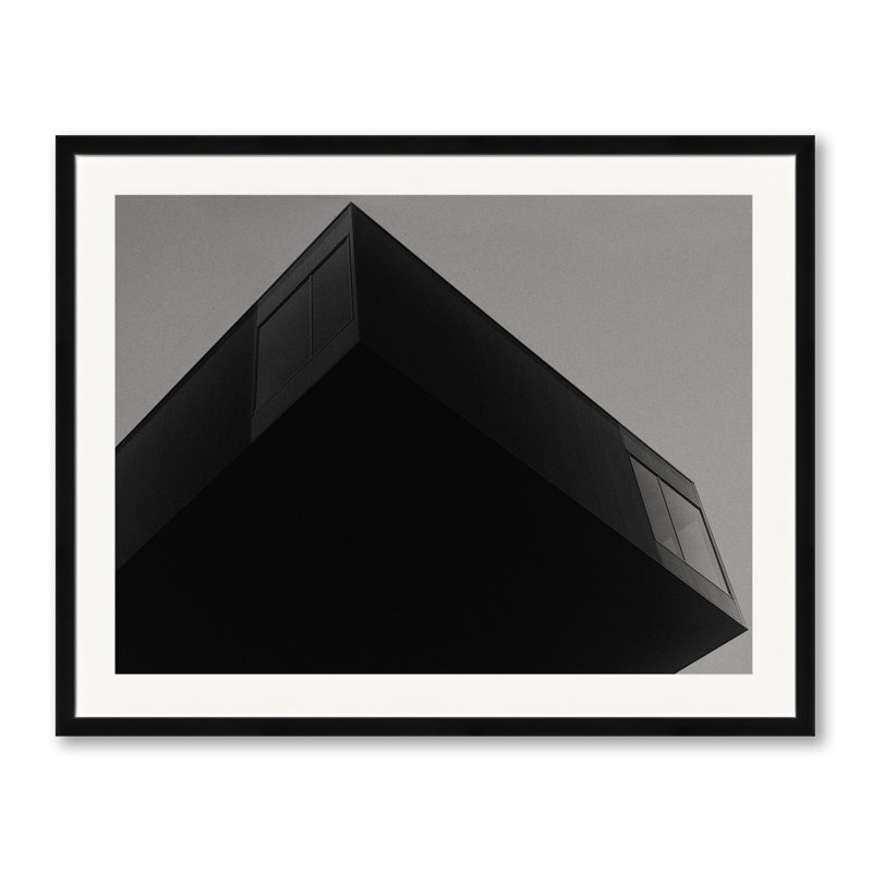 Into The Void par Manickam Bala - photographie, Papier avec cadre noir, H 24 po x l 30 po