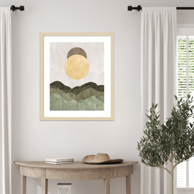 «Rolling Hills and Textured Gray Sky» par Iliyah Wood, reproduction d'art encadrée