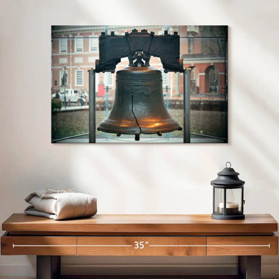 Lilie American Liberty Bell